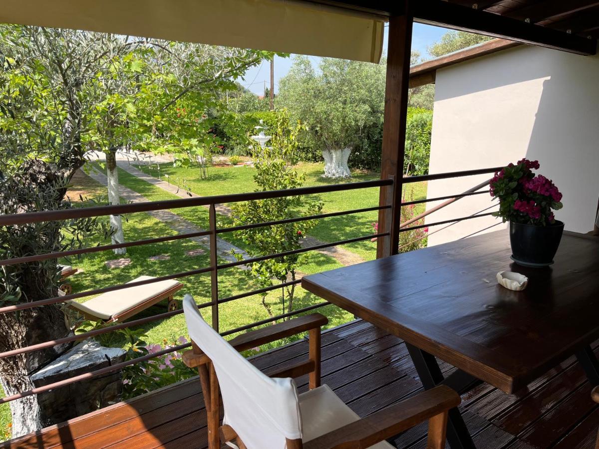 Les Olives Woodhouse * Drosia (Central Greece)